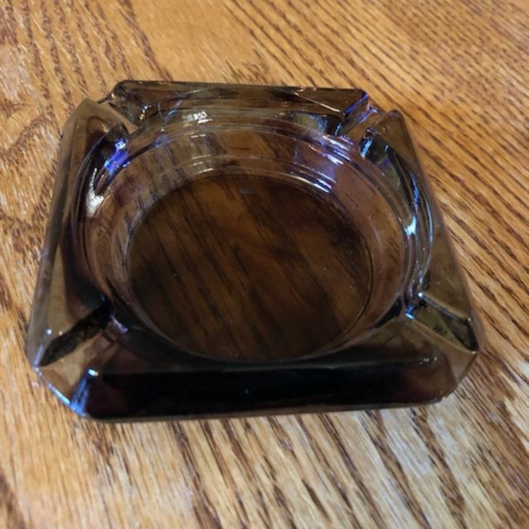 Vintage Purple Glass Ashtray - Picture 12 of 16